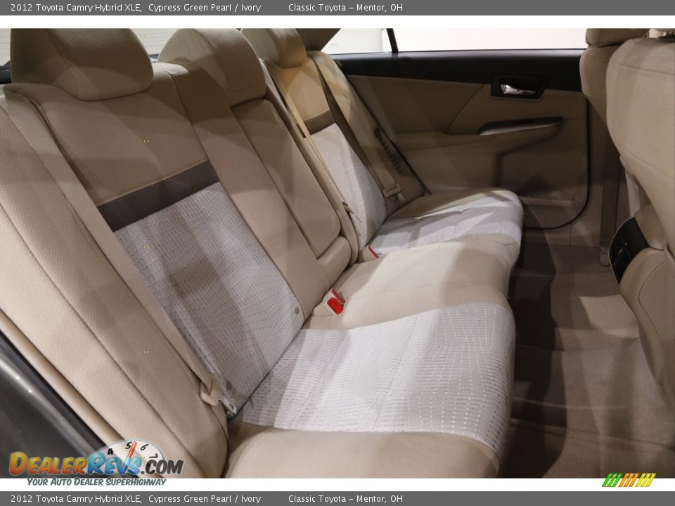 2012 Toyota Camry Hybrid XLE Cypress Green Pearl / Ivory Photo #17