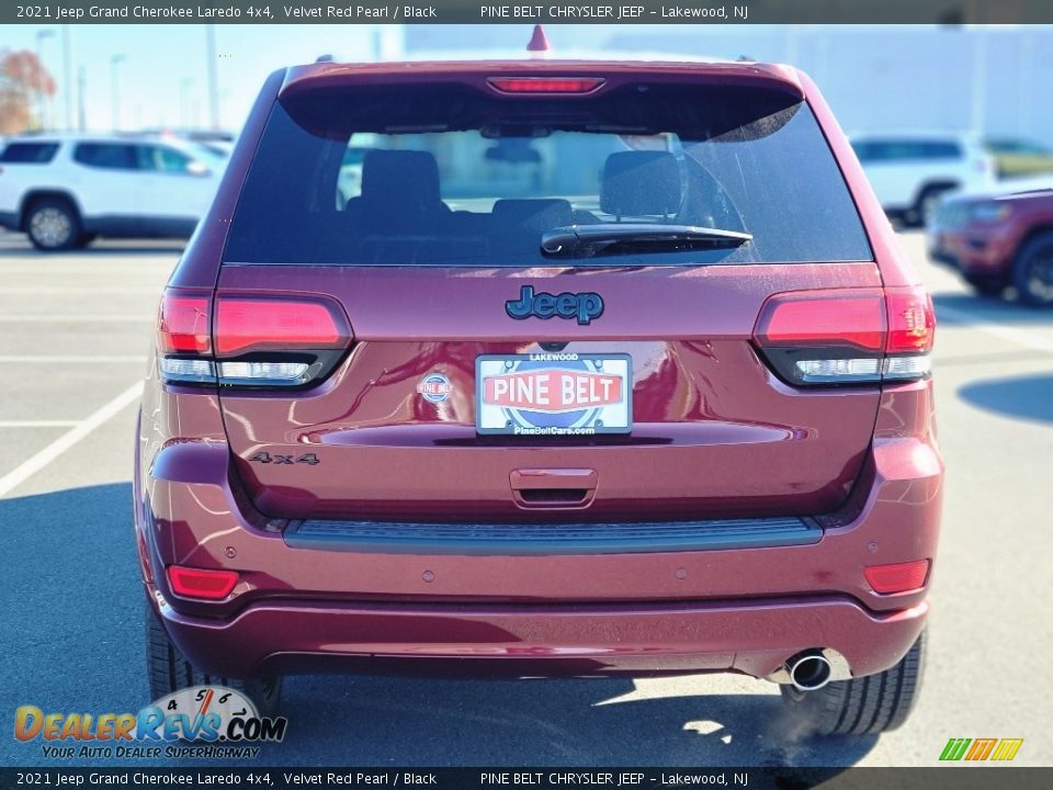 2021 Jeep Grand Cherokee Laredo 4x4 Velvet Red Pearl / Black Photo #7