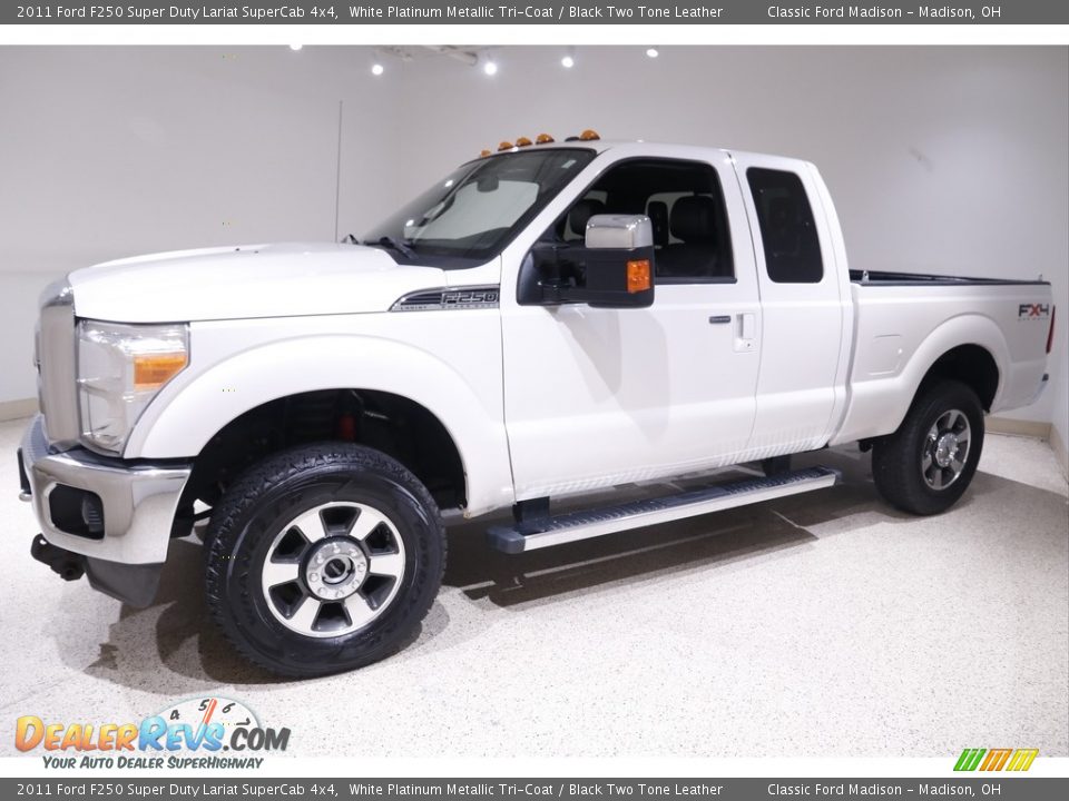 2011 Ford F250 Super Duty Lariat SuperCab 4x4 White Platinum Metallic Tri-Coat / Black Two Tone Leather Photo #3
