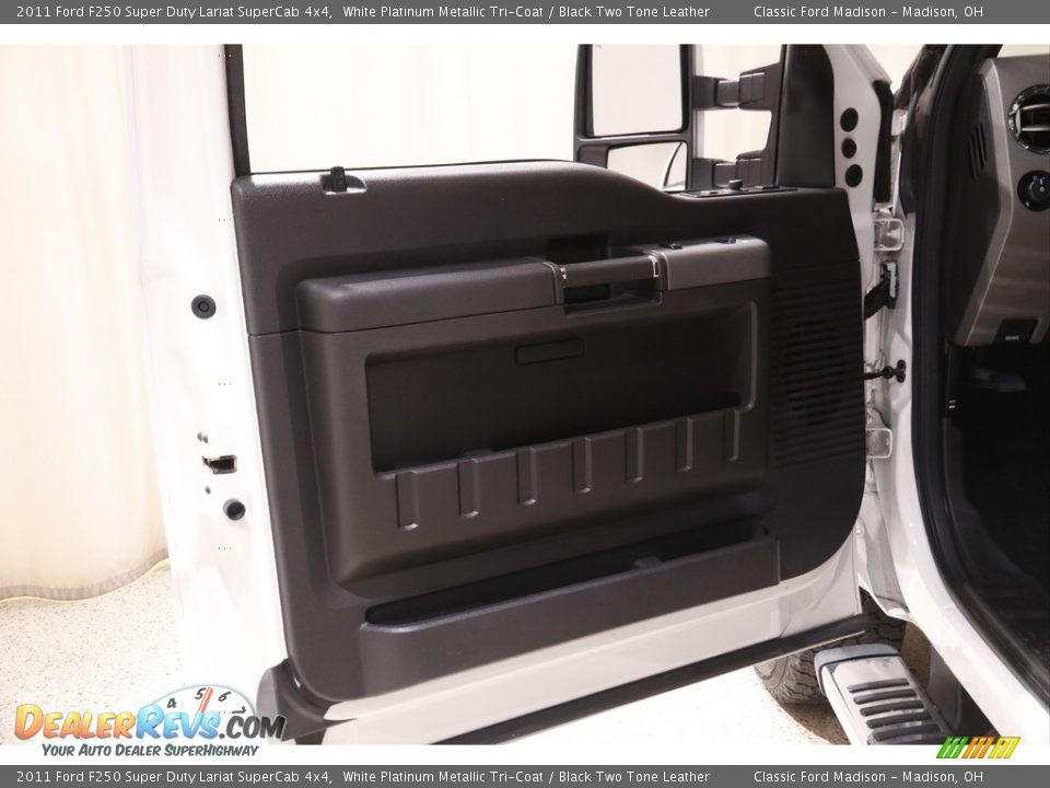 2011 Ford F250 Super Duty Lariat SuperCab 4x4 White Platinum Metallic Tri-Coat / Black Two Tone Leather Photo #5