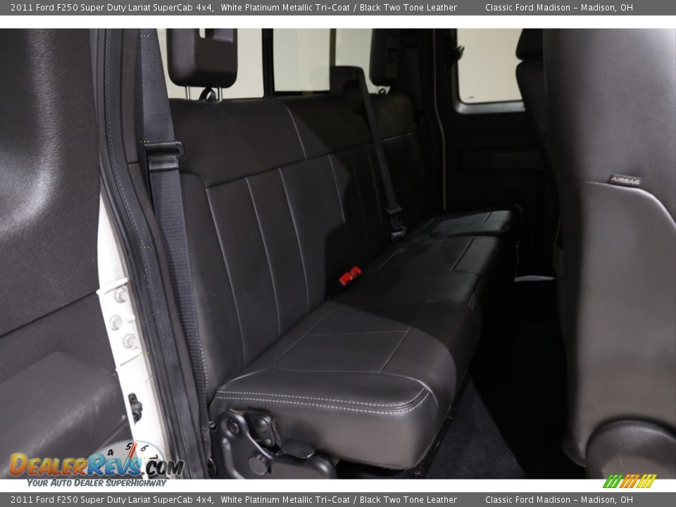 2011 Ford F250 Super Duty Lariat SuperCab 4x4 White Platinum Metallic Tri-Coat / Black Two Tone Leather Photo #16