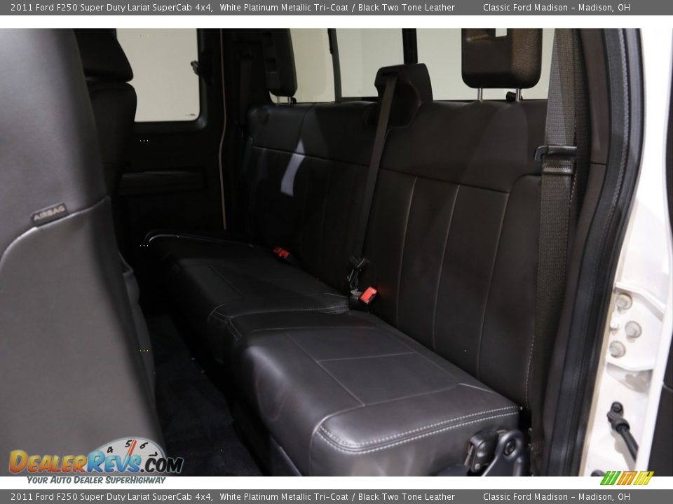 2011 Ford F250 Super Duty Lariat SuperCab 4x4 White Platinum Metallic Tri-Coat / Black Two Tone Leather Photo #17