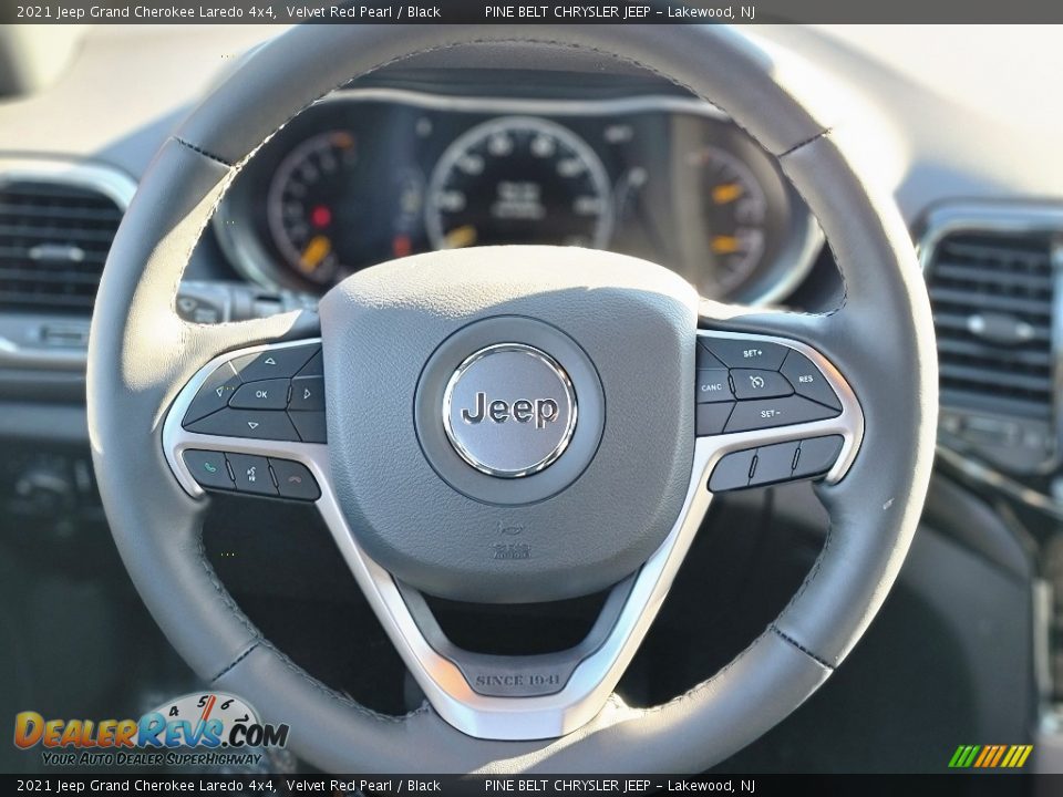 2021 Jeep Grand Cherokee Laredo 4x4 Steering Wheel Photo #13