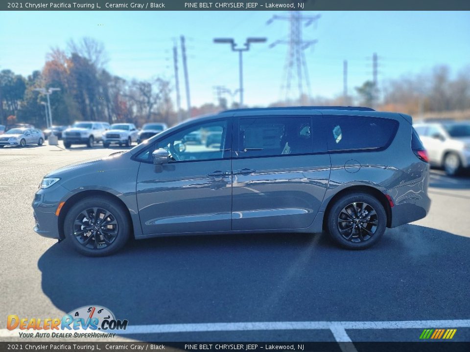 2021 Chrysler Pacifica Touring L Ceramic Gray / Black Photo #4