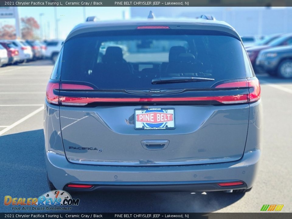 2021 Chrysler Pacifica Touring L Ceramic Gray / Black Photo #7