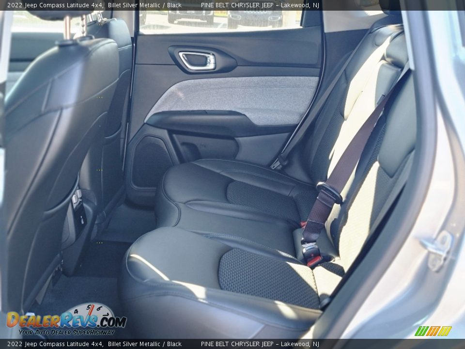 2022 Jeep Compass Latitude 4x4 Billet Silver Metallic / Black Photo #9