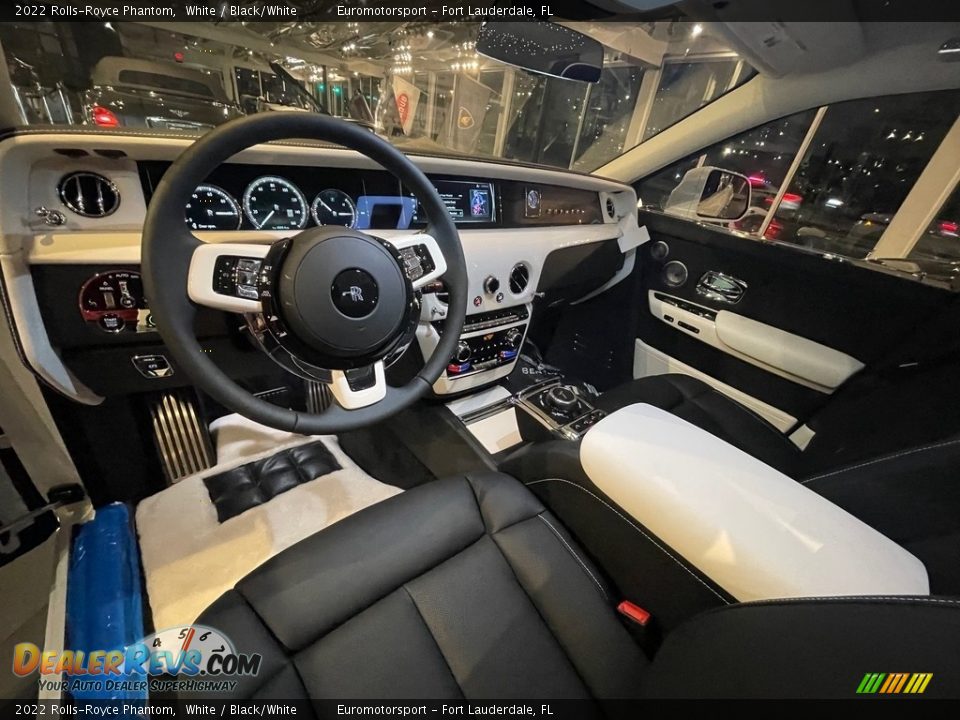 Black/White Interior - 2022 Rolls-Royce Phantom  Photo #3