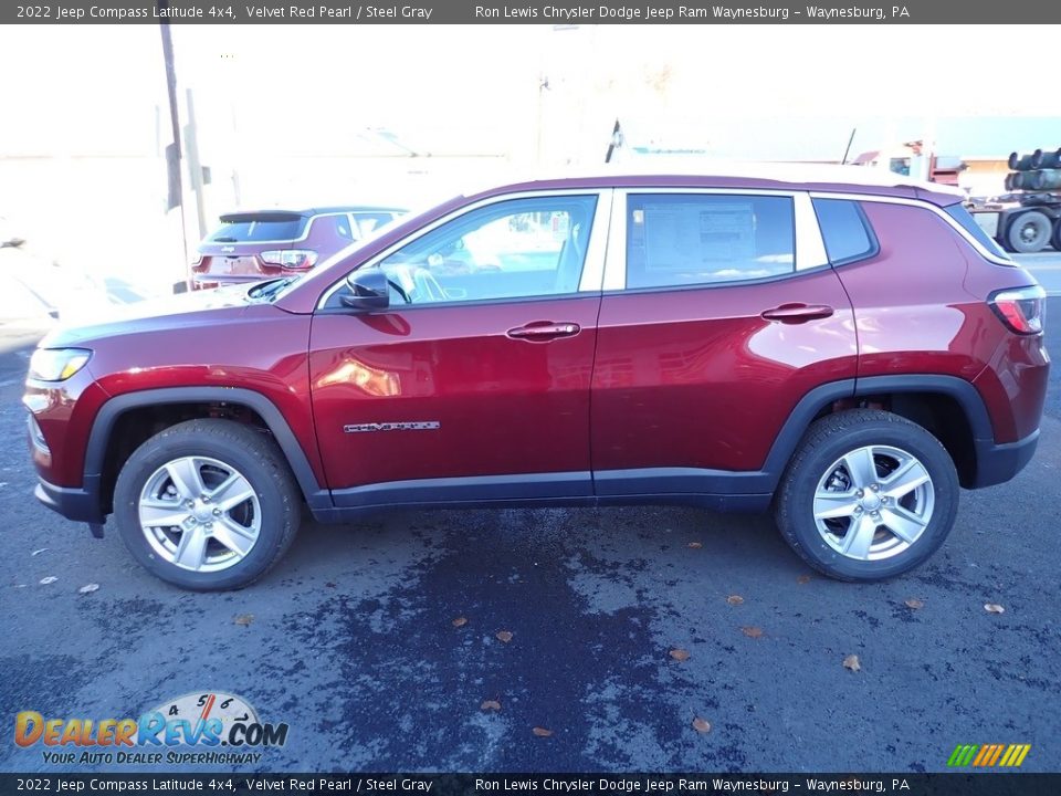 2022 Jeep Compass Latitude 4x4 Velvet Red Pearl / Steel Gray Photo #2