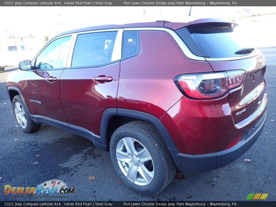 2022 Jeep Compass Latitude 4x4 Velvet Red Pearl / Steel Gray Photo #3