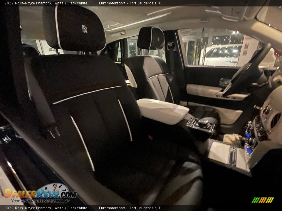 Front Seat of 2022 Rolls-Royce Phantom  Photo #8