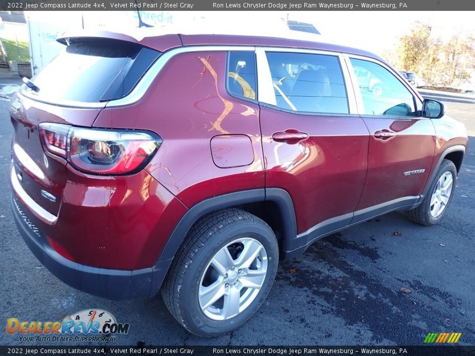 2022 Jeep Compass Latitude 4x4 Velvet Red Pearl / Steel Gray Photo #6