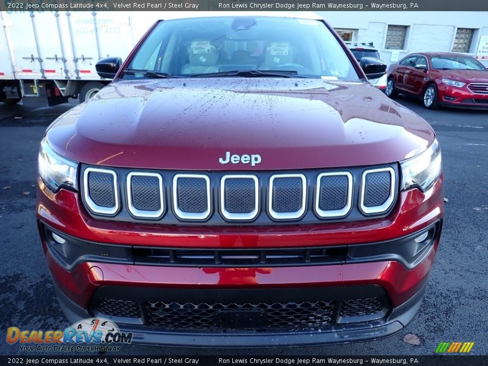 2022 Jeep Compass Latitude 4x4 Velvet Red Pearl / Steel Gray Photo #9