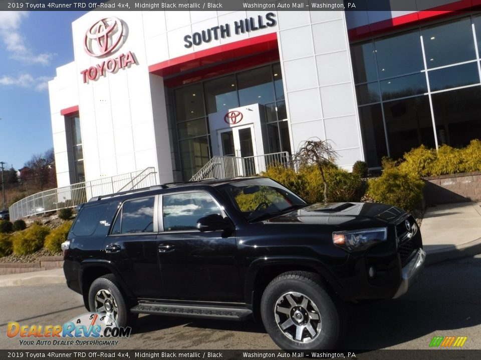 2019 Toyota 4Runner TRD Off-Road 4x4 Midnight Black metallic / Black Photo #2