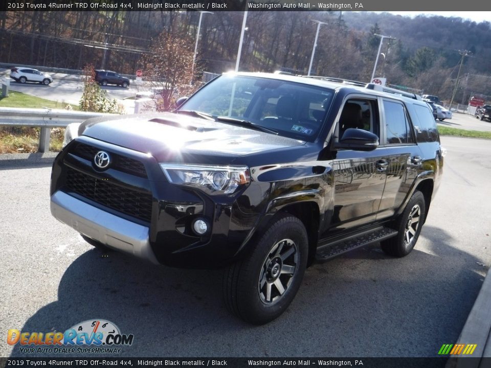 2019 Toyota 4Runner TRD Off-Road 4x4 Midnight Black metallic / Black Photo #12