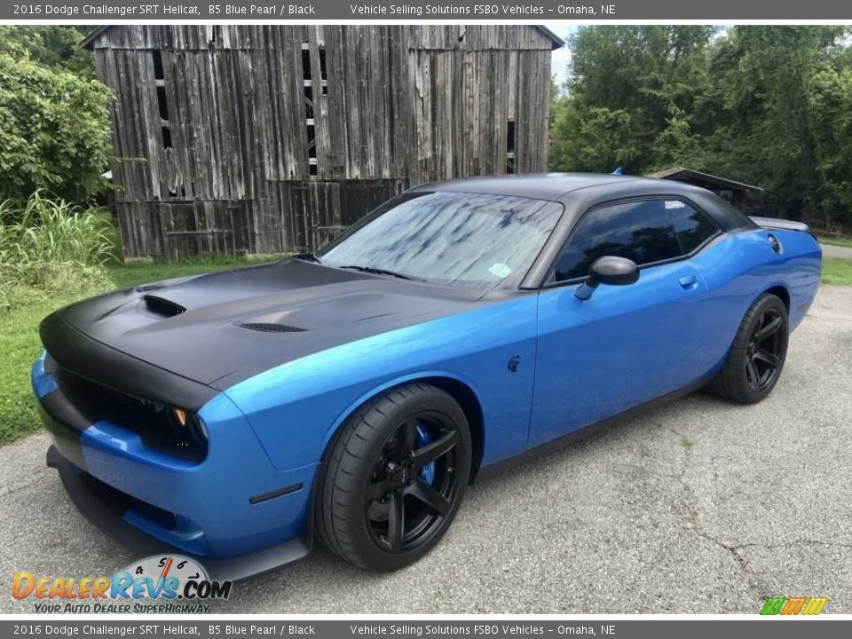 Front 3/4 View of 2016 Dodge Challenger SRT Hellcat Photo #1