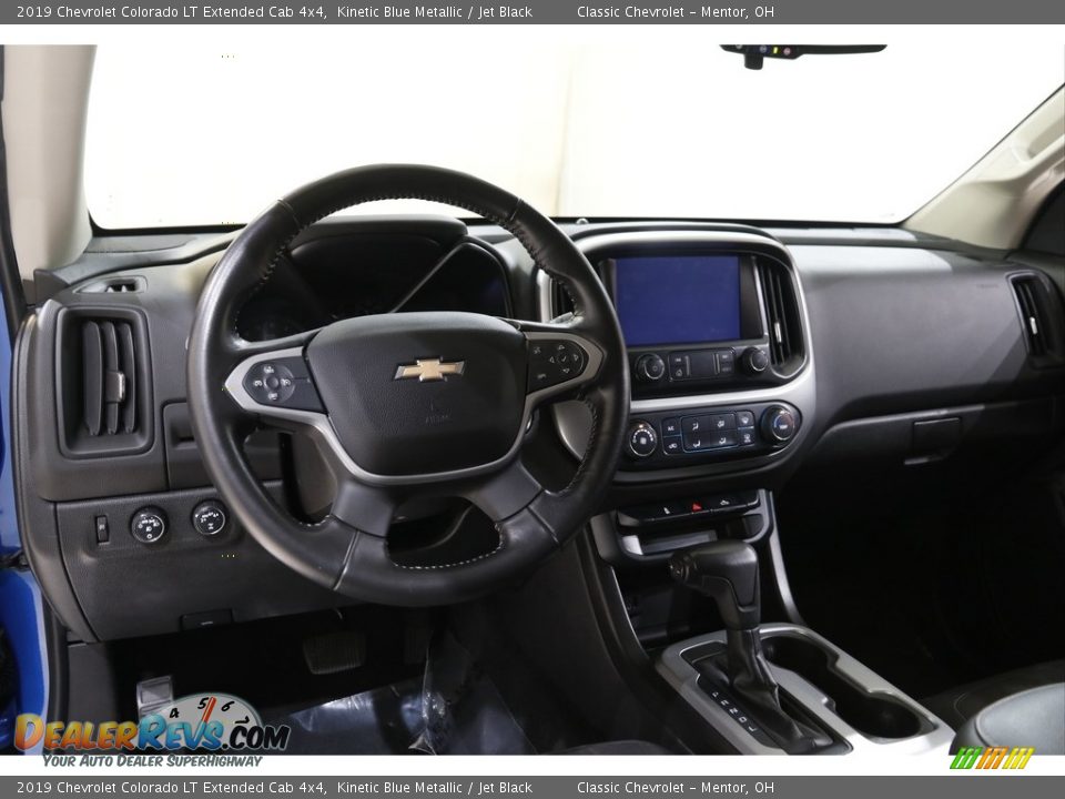 Dashboard of 2019 Chevrolet Colorado LT Extended Cab 4x4 Photo #7