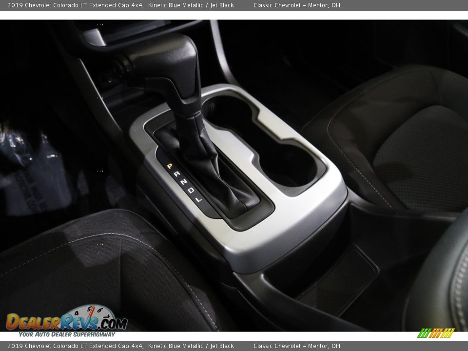 2019 Chevrolet Colorado LT Extended Cab 4x4 Shifter Photo #13