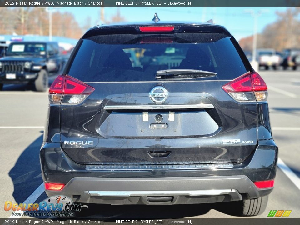 2019 Nissan Rogue S AWD Magnetic Black / Charcoal Photo #5