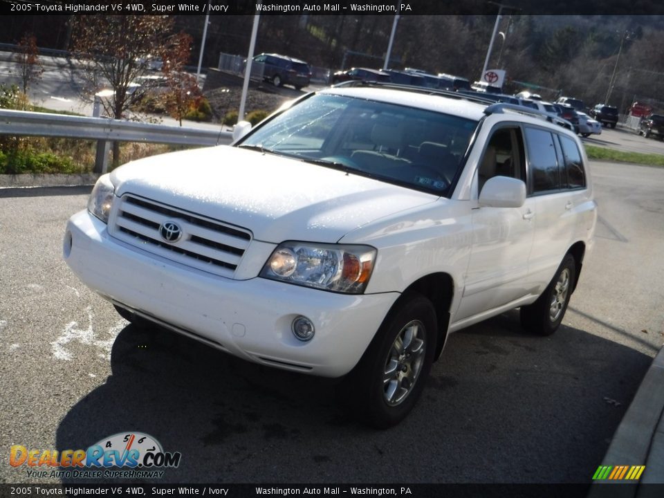 2005 Toyota Highlander V6 4WD Super White / Ivory Photo #10