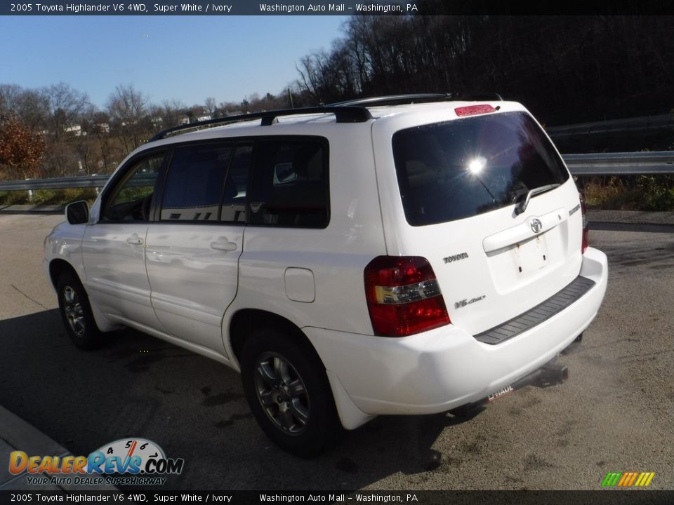 2005 Toyota Highlander V6 4WD Super White / Ivory Photo #12