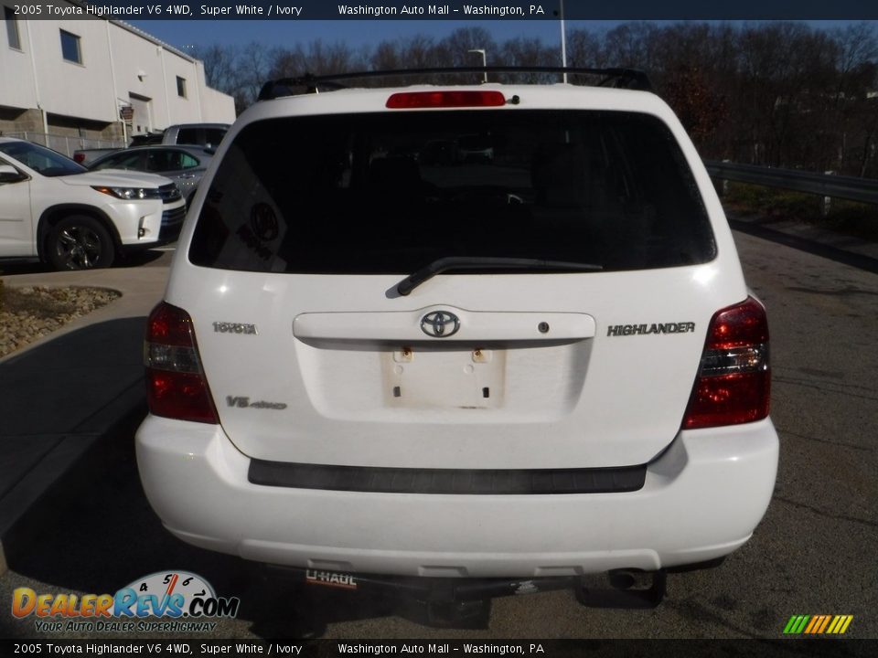 2005 Toyota Highlander V6 4WD Super White / Ivory Photo #14