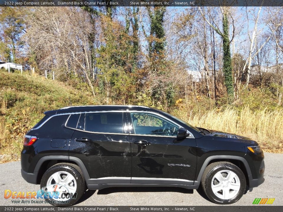 2022 Jeep Compass Latitude Diamond Black Crystal Pearl / Black Photo #5