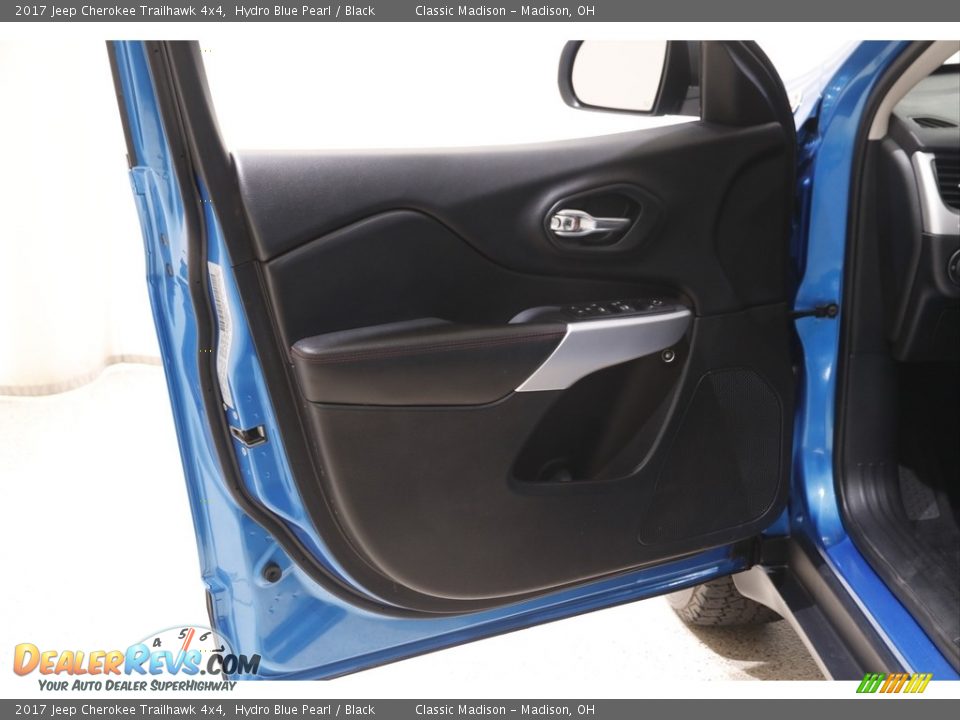 2017 Jeep Cherokee Trailhawk 4x4 Hydro Blue Pearl / Black Photo #4