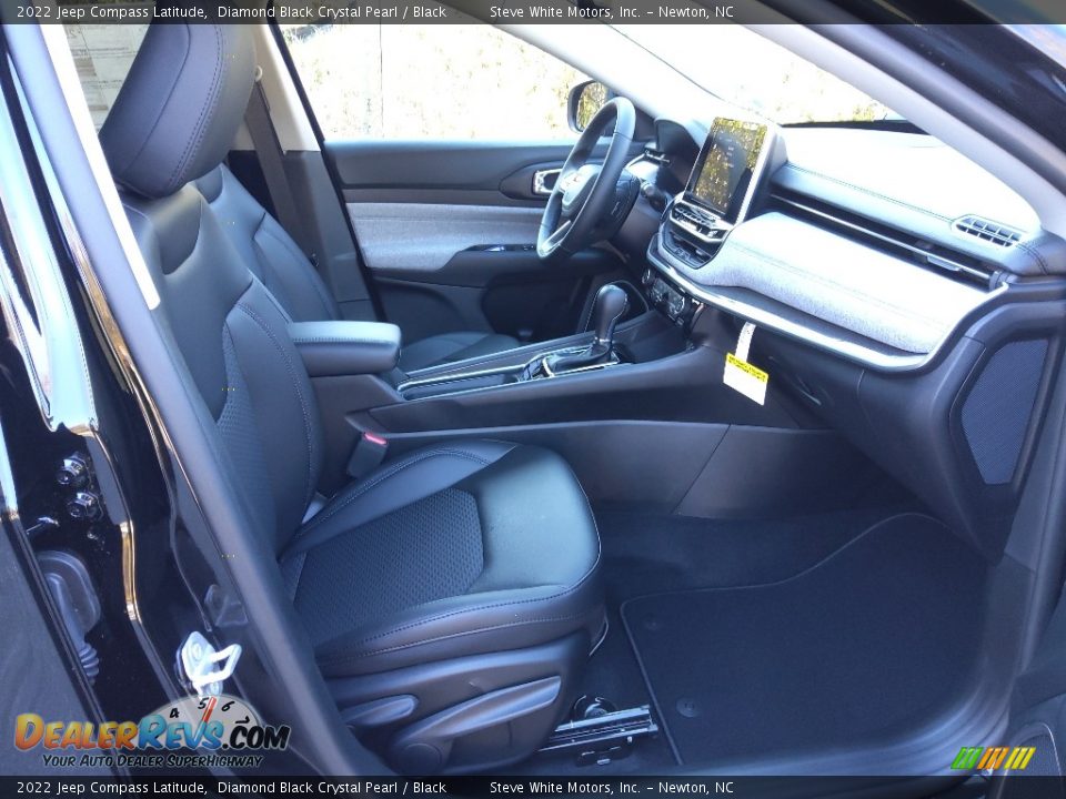 Front Seat of 2022 Jeep Compass Latitude Photo #16