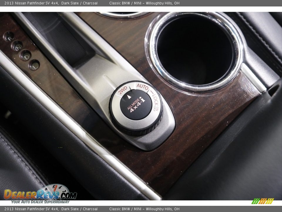 2013 Nissan Pathfinder SV 4x4 Dark Slate / Charcoal Photo #13