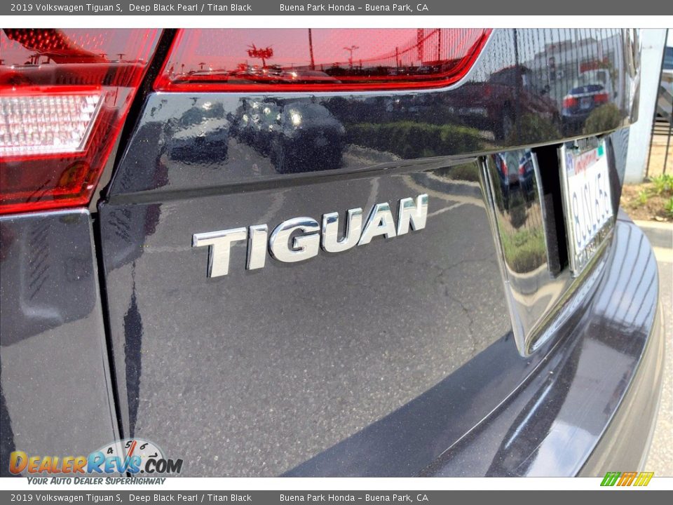 2019 Volkswagen Tiguan S Logo Photo #9