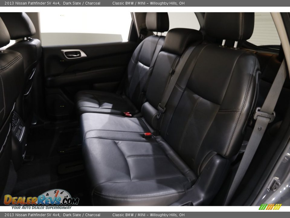 2013 Nissan Pathfinder SV 4x4 Dark Slate / Charcoal Photo #17
