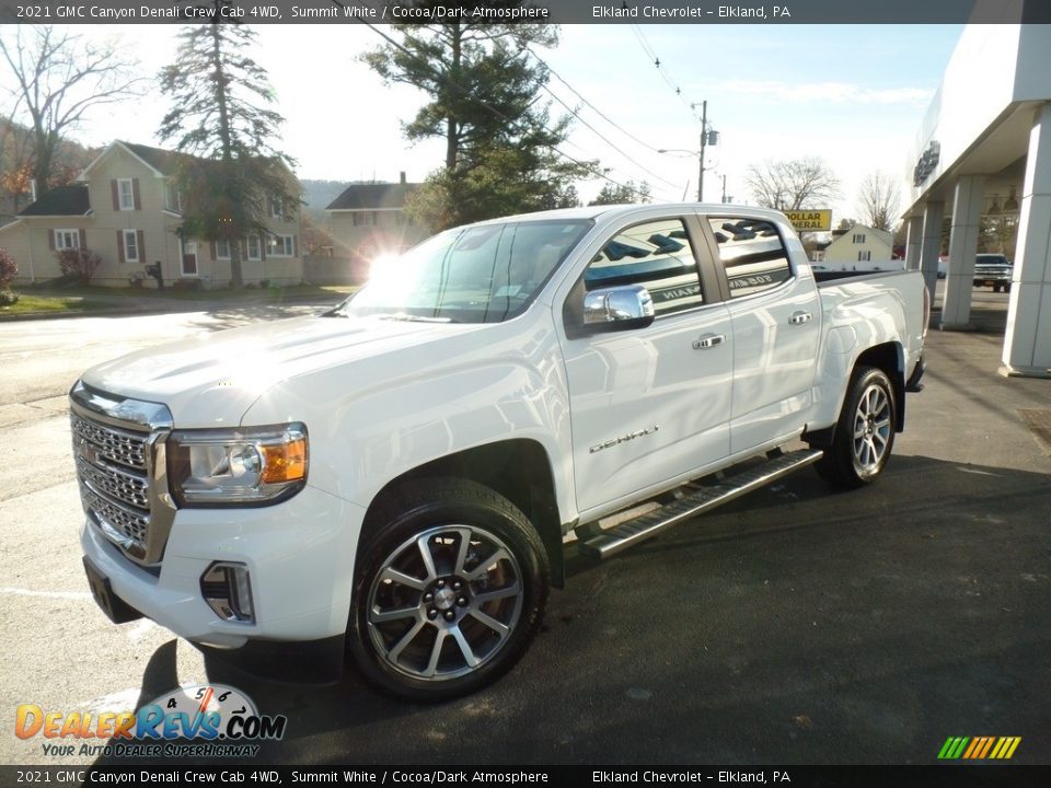 Front 3/4 View of 2021 GMC Canyon Denali Crew Cab 4WD Photo #1