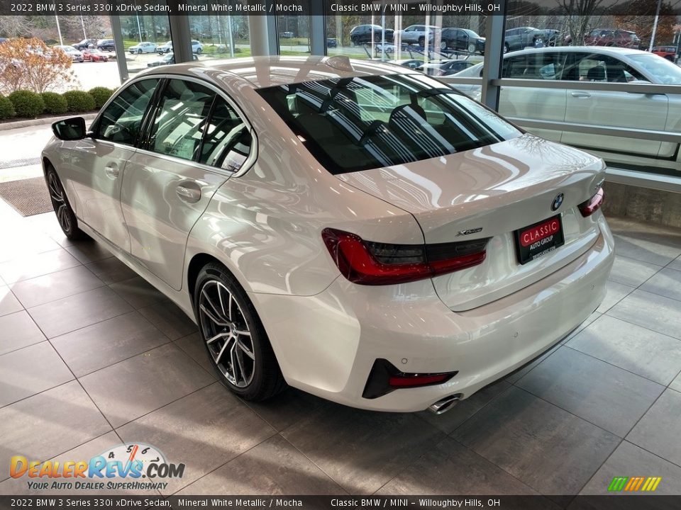 2022 BMW 3 Series 330i xDrive Sedan Mineral White Metallic / Mocha Photo #2