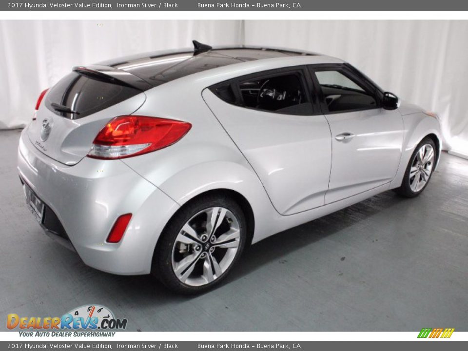 2017 Hyundai Veloster Value Edition Ironman Silver / Black Photo #5