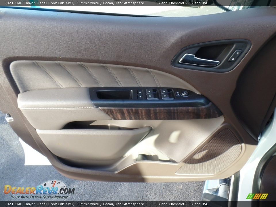 Door Panel of 2021 GMC Canyon Denali Crew Cab 4WD Photo #14