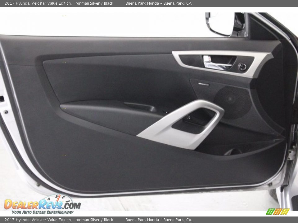 2017 Hyundai Veloster Value Edition Ironman Silver / Black Photo #8
