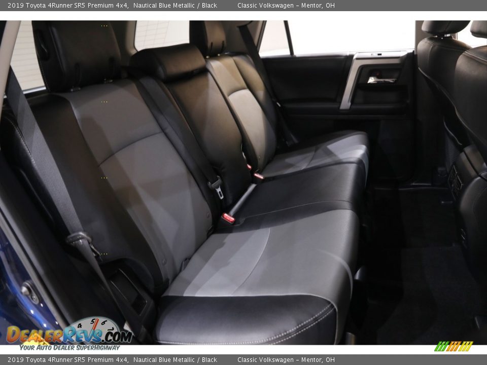 2019 Toyota 4Runner SR5 Premium 4x4 Nautical Blue Metallic / Black Photo #16