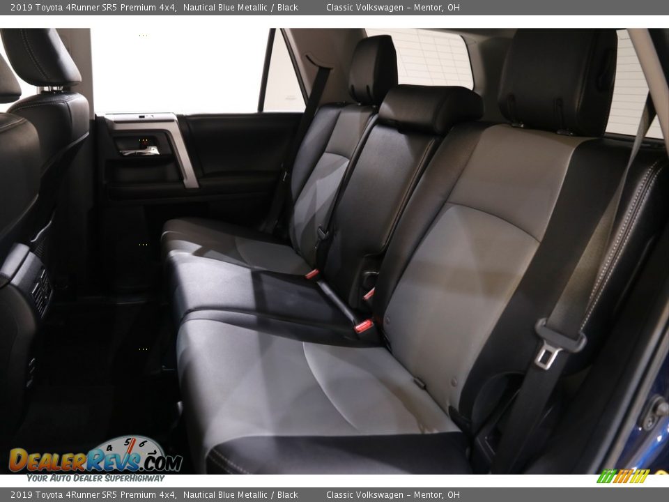 2019 Toyota 4Runner SR5 Premium 4x4 Nautical Blue Metallic / Black Photo #17