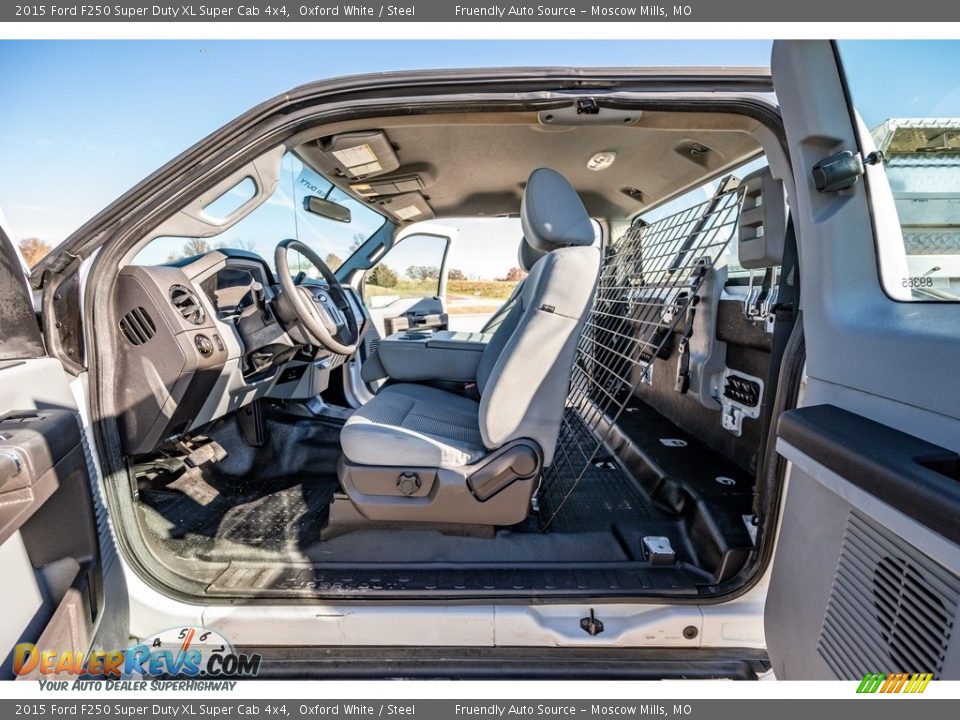 2015 Ford F250 Super Duty XL Super Cab 4x4 Oxford White / Steel Photo #3