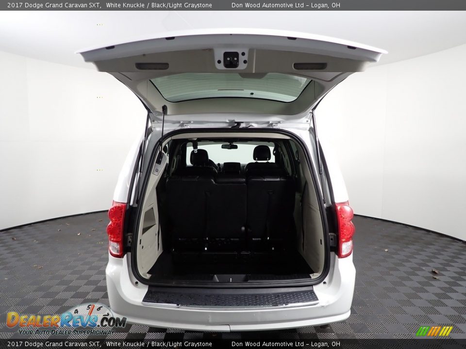 2017 Dodge Grand Caravan SXT White Knuckle / Black/Light Graystone Photo #12
