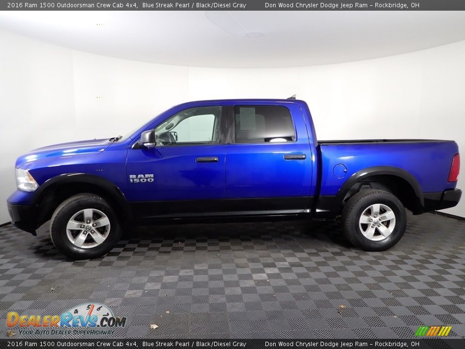 2016 Ram 1500 Outdoorsman Crew Cab 4x4 Blue Streak Pearl / Black/Diesel Gray Photo #10