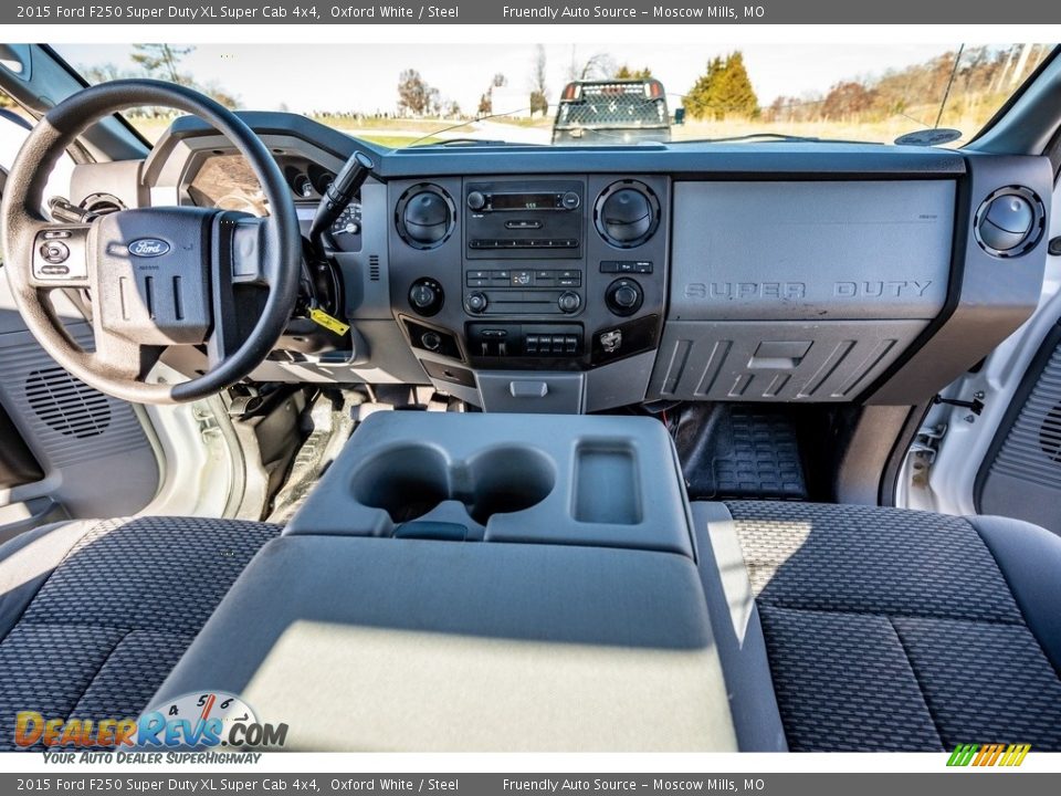 2015 Ford F250 Super Duty XL Super Cab 4x4 Oxford White / Steel Photo #17