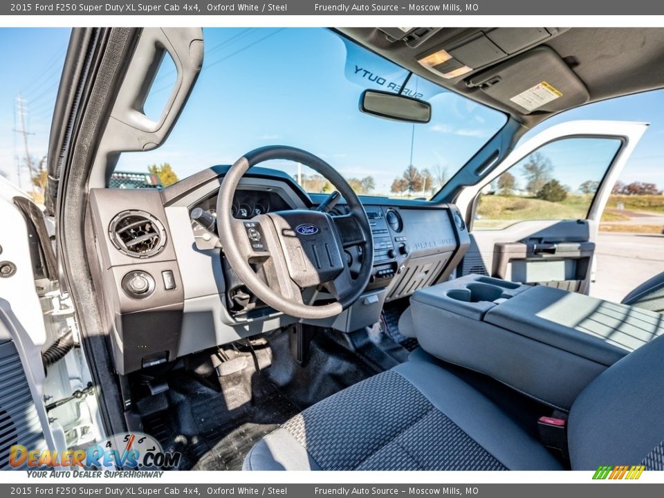 2015 Ford F250 Super Duty XL Super Cab 4x4 Oxford White / Steel Photo #19