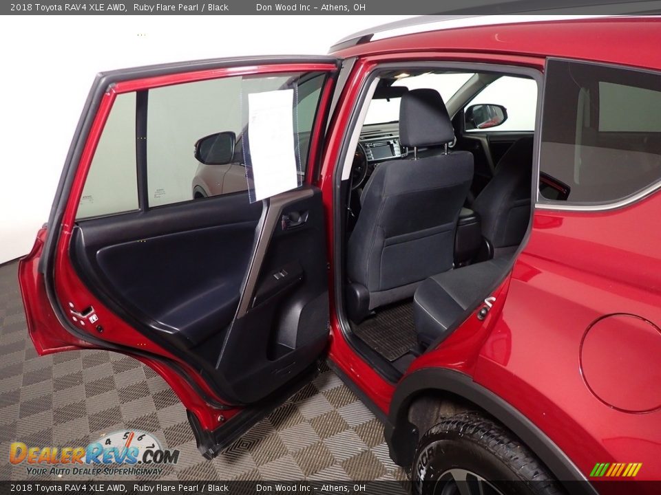 2018 Toyota RAV4 XLE AWD Ruby Flare Pearl / Black Photo #36