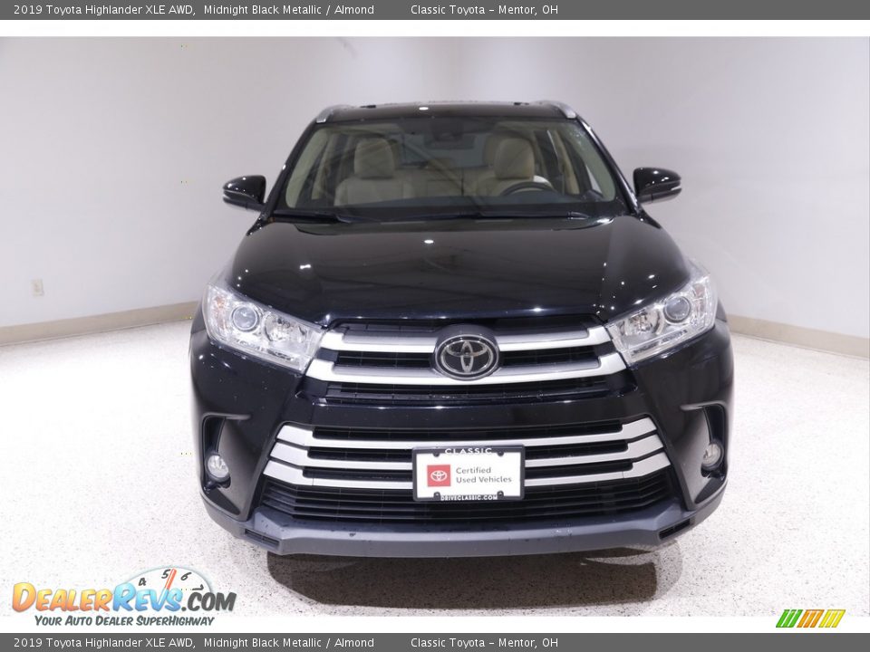 2019 Toyota Highlander XLE AWD Midnight Black Metallic / Almond Photo #2