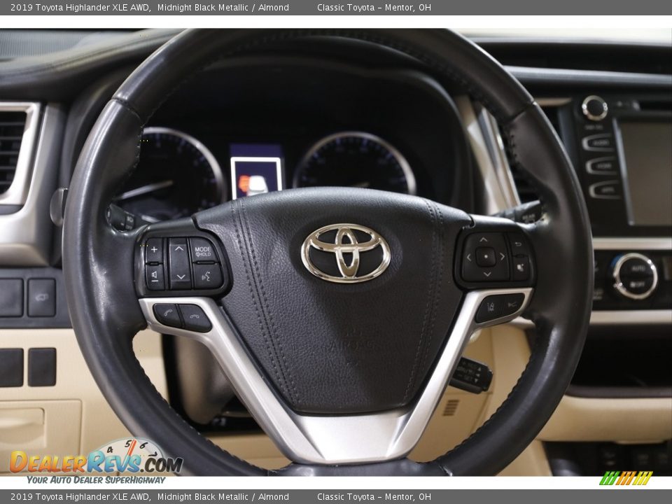 2019 Toyota Highlander XLE AWD Midnight Black Metallic / Almond Photo #7