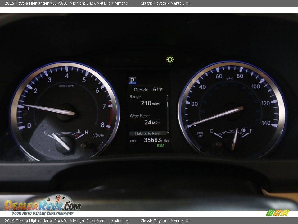 2019 Toyota Highlander XLE AWD Midnight Black Metallic / Almond Photo #8