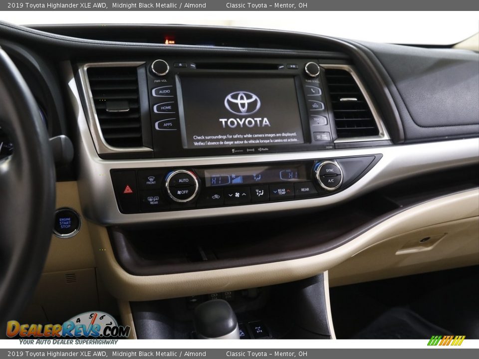 2019 Toyota Highlander XLE AWD Midnight Black Metallic / Almond Photo #9
