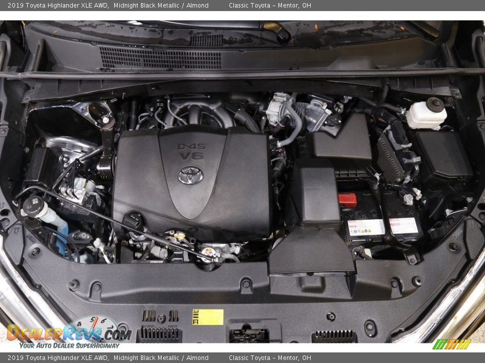2019 Toyota Highlander XLE AWD Midnight Black Metallic / Almond Photo #20