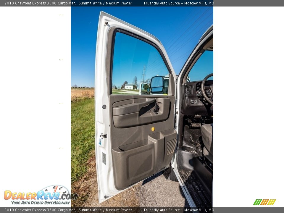 2010 Chevrolet Express 3500 Cargo Van Summit White / Medium Pewter Photo #28